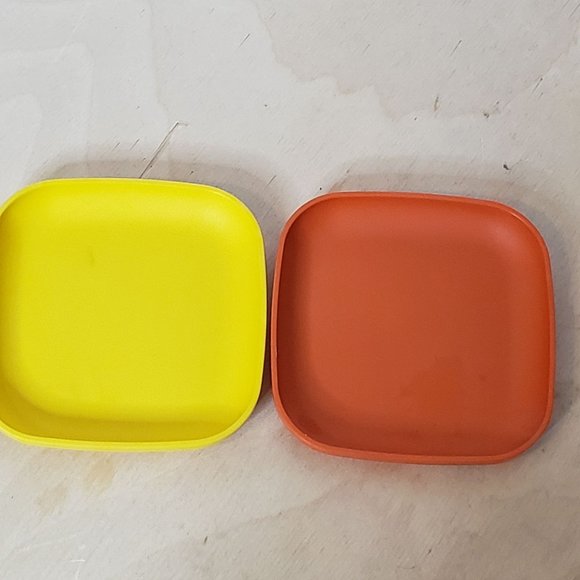 Vintage Tupperware Toys 2 Plates 2 Bowls 4 Pieces Orange Brown Yellow Plastic - Picture 5 of 6